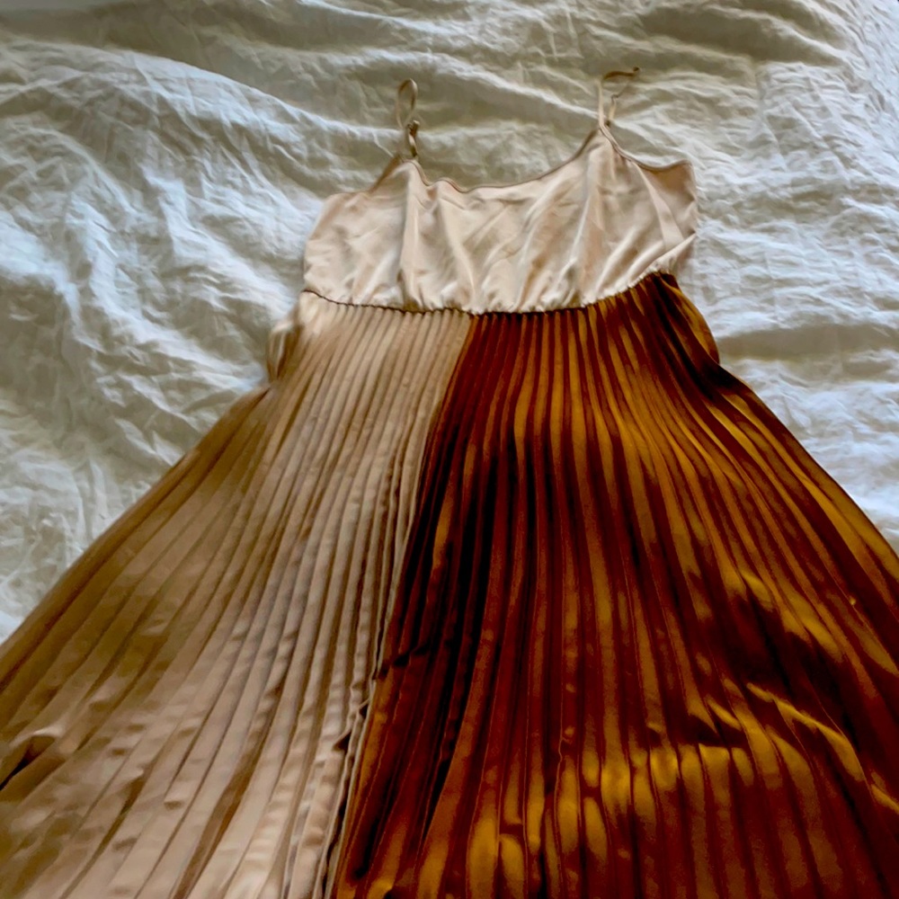 Absolutely gorgeous all saints dress. Size large. Two toned. Allsaints.